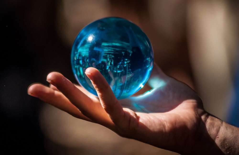 Crystal-ball-predictions for unified communications and cloud services