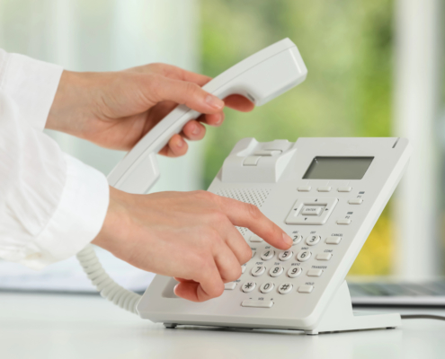 doctor dialing number on a hospital phone system 736206116